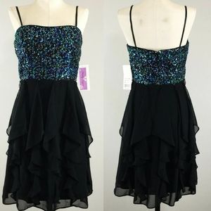 STUNNING COCKTAIL DRESS Hailey Logan by Adrianna Papell